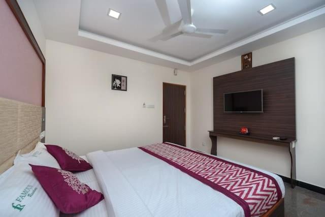 Famous Residency Hotel Tiruchirappalli Exterior photo